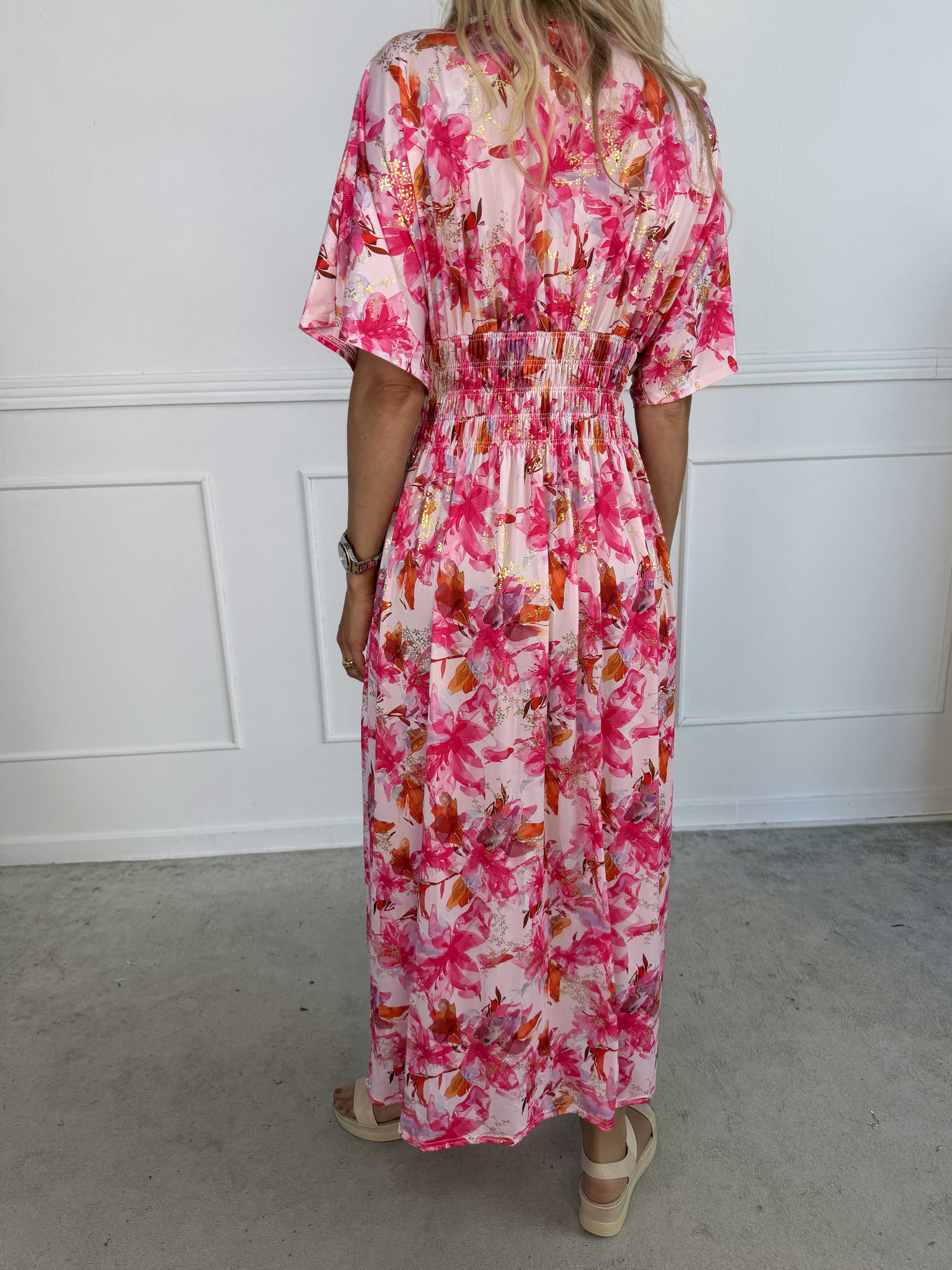 Pams Flourish - Lang elastisk kjole med fine blomster og guld blade